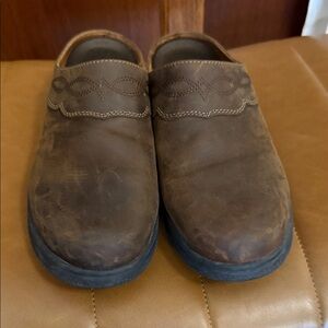 Ariat Women's Roper Brown Mules with Stitch Detail